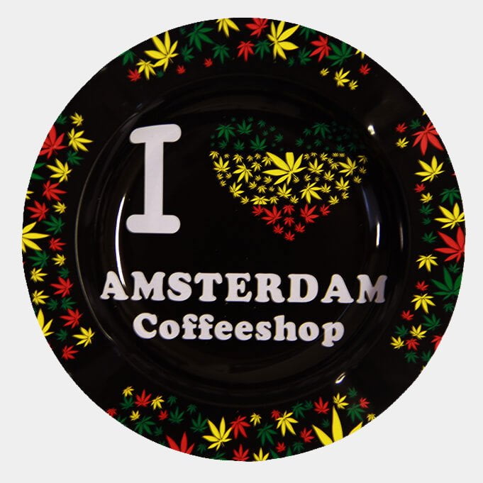 Rasta-Blätter, ich liebe den Metallaschenbecher von Ams Coffeeshop.